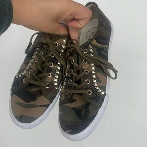 Jack Rogers Womens 8 Camo Sneakers Shoes Lace Up Gold Low Tops